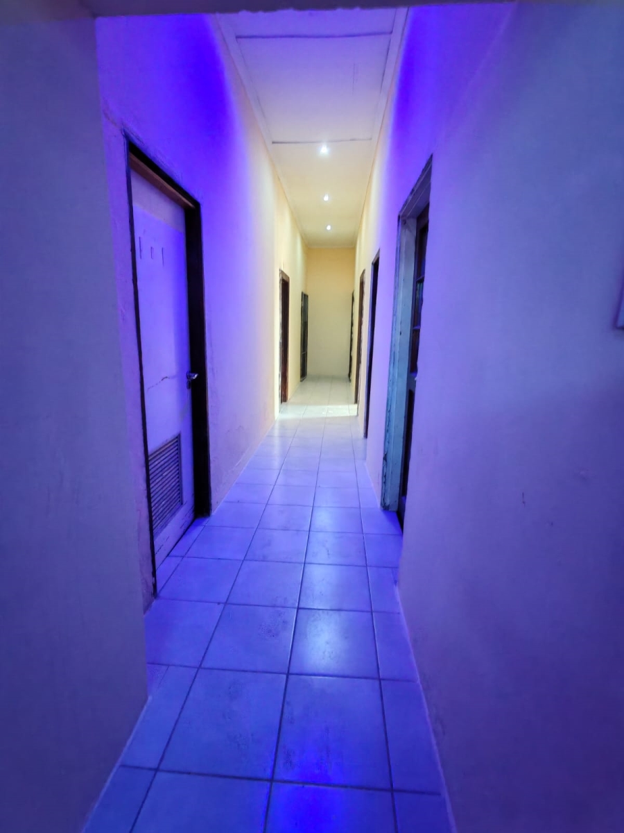 8 Bedroom Property for Sale in Sydenham Eastern Cape